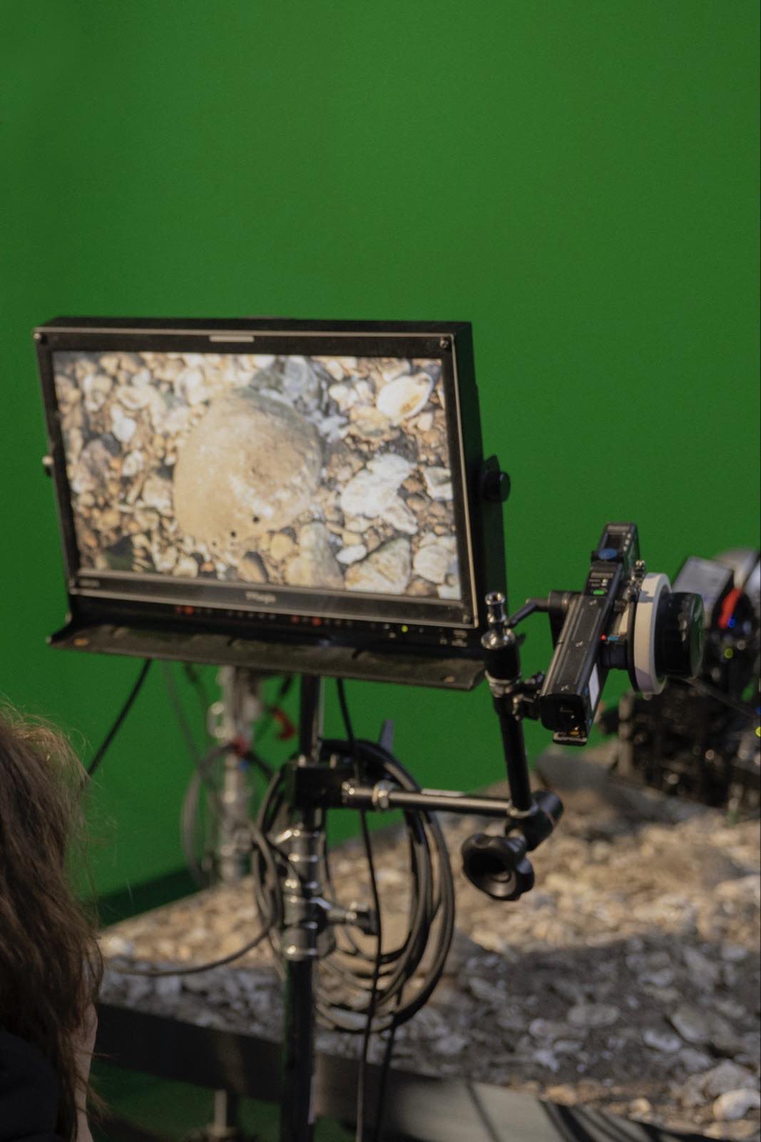 © Miriam Daxl footage of soil can be seen on a professional video control monitor